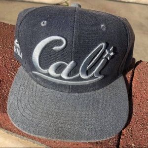 Cali SnapBack
